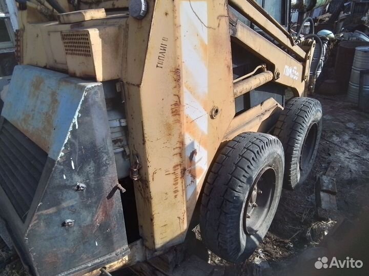 Мини-погрузчик Уралвагонзавод ПУМ-500, 1999