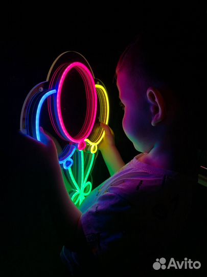 Неоновая вывеска 011