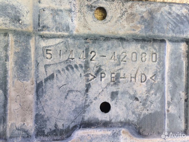 Toyota Corolla E150 Левый пыльник двигателя