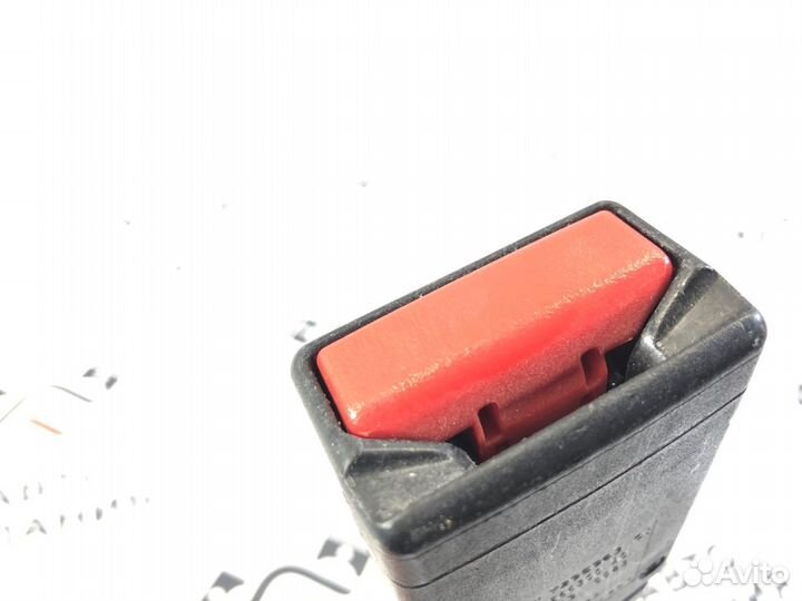 Ответная часть ремня безопасности передняя левая