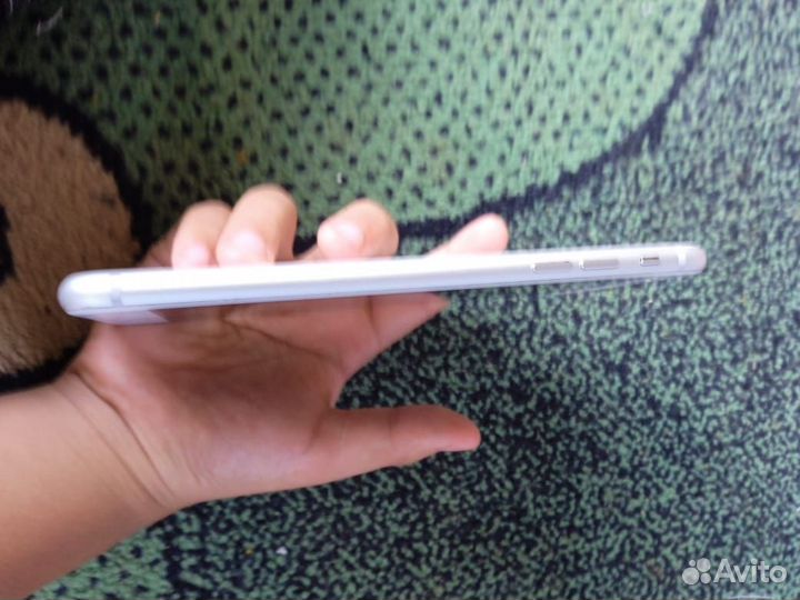 Телефон iPhone 8 plus