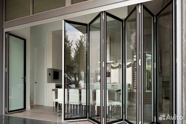 Раздвижное безрамное остекление гармошка