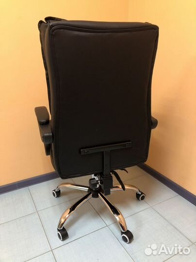 Компьютерное офисное кресло с массажем (новые)