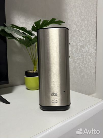 Автоматический диспенсер Tork s4