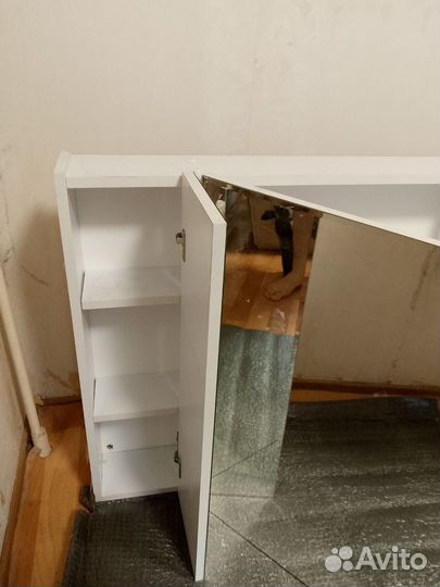 Шкафчик для ванной