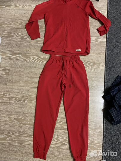 Спортивный костюм женский