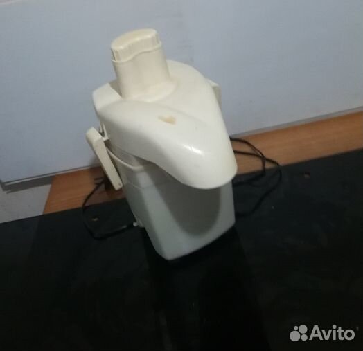 Соковыжималки две