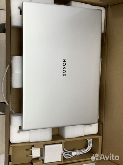 Honor MagicBook X16 Ryzen 5 7640HS 16/512GB