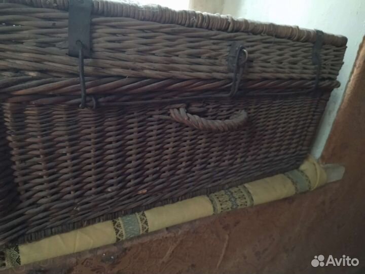 Плетеный чемодан