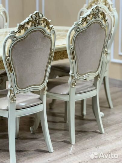 Стол и стулья новые