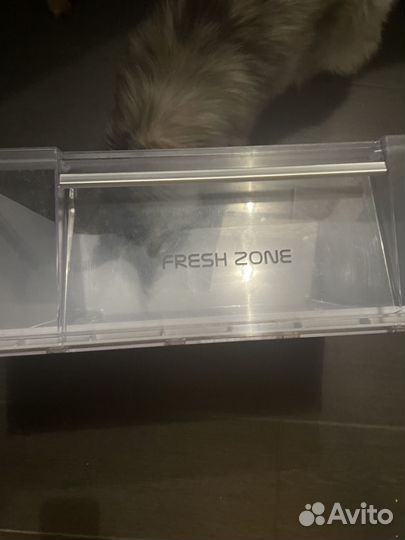 Полка навесная в встраиваемый холодильник