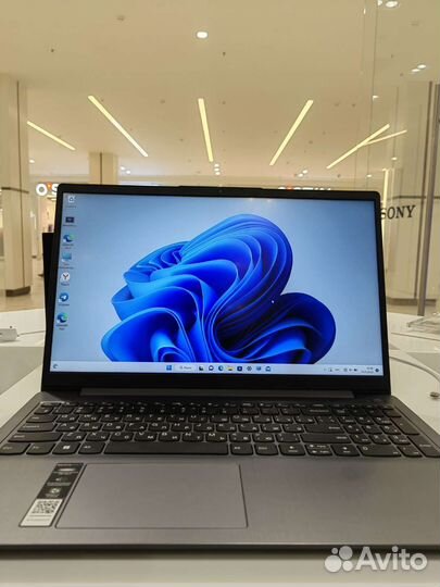 Ноутбук Lenovo Ideapad 3 15IAU7