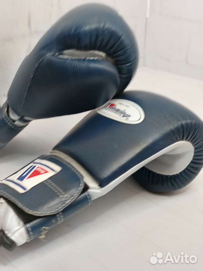 Боксерские перчатки