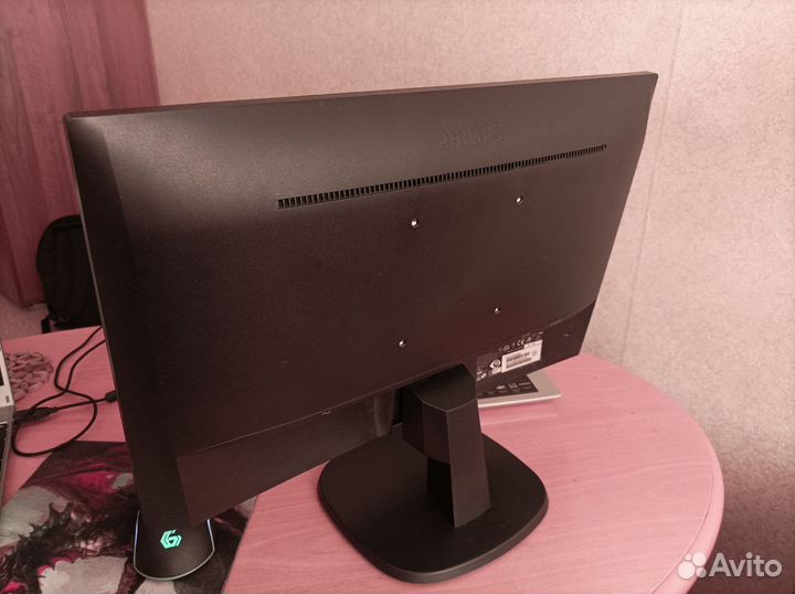 Монитор philips 223v7q