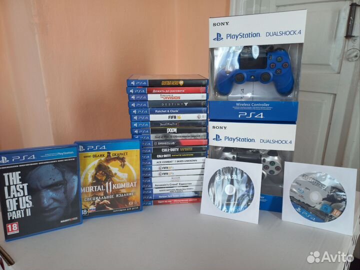 Диски и геймпады PS4