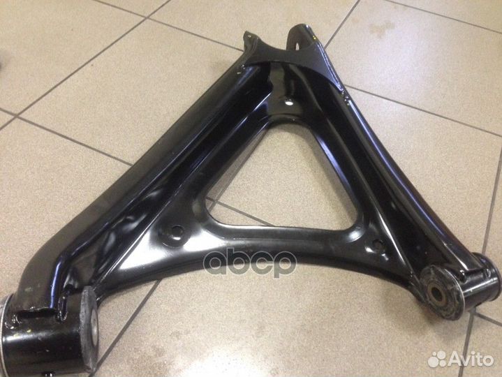 Рычаг подвески, поперечный 7L0 505 312 B VAG