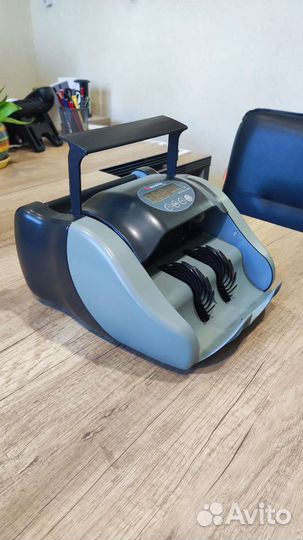 Счетная машинка для денег