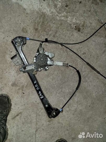 Стеклоподьемник правый на бмв е46 купе