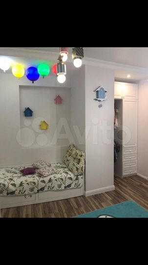 4-к. квартира, 93 м², 3/5 эт.