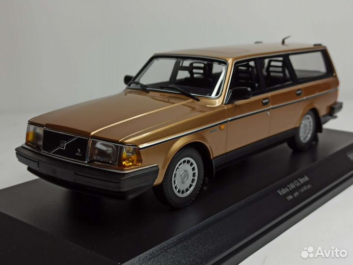 Volvo 240 GL Break 1986 Minichamps 1:18
