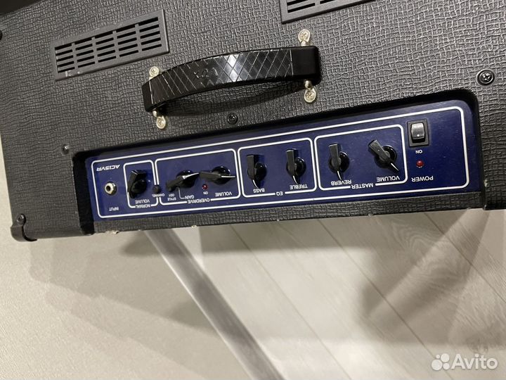 Комбоусилитель VOX AC15VR 40v