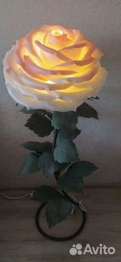 Интерьерные ростовые цветы, светильники из изолона