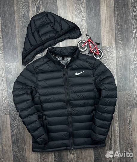 Весенняя мужская куртка найк