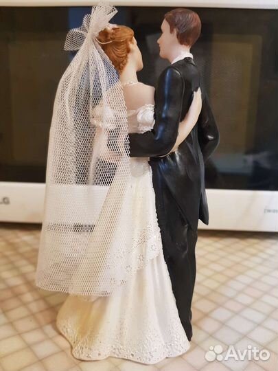 Статуэтка жених и невеста