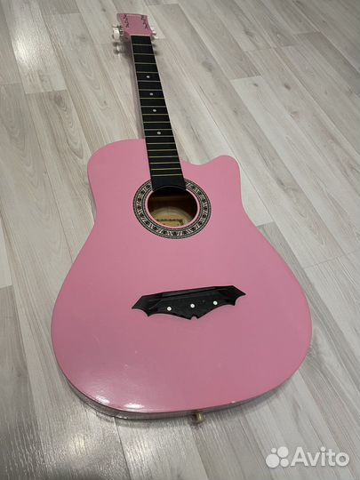 Акустическая гитара