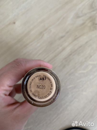 Тональная основа Mac studio fix fluid