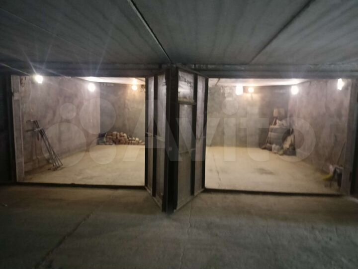 Гараж, > 30 м²