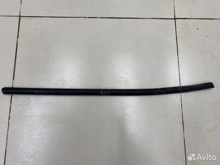 Накладка стекла наружная задняя правая Renault