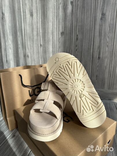 Сандалии UGG