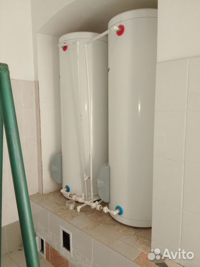 Накопительный электрический водонагреватель Therme