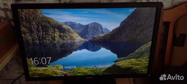 Монитор Dell 22