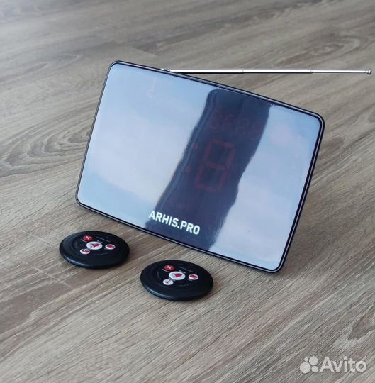 Табло вызова официанта-калянщика и кнопка вызова