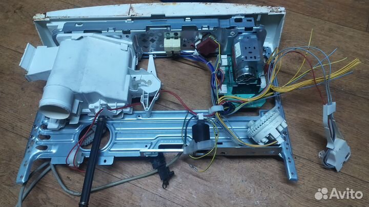 Запчасти на ст. машинку Занусси aquacycle 800