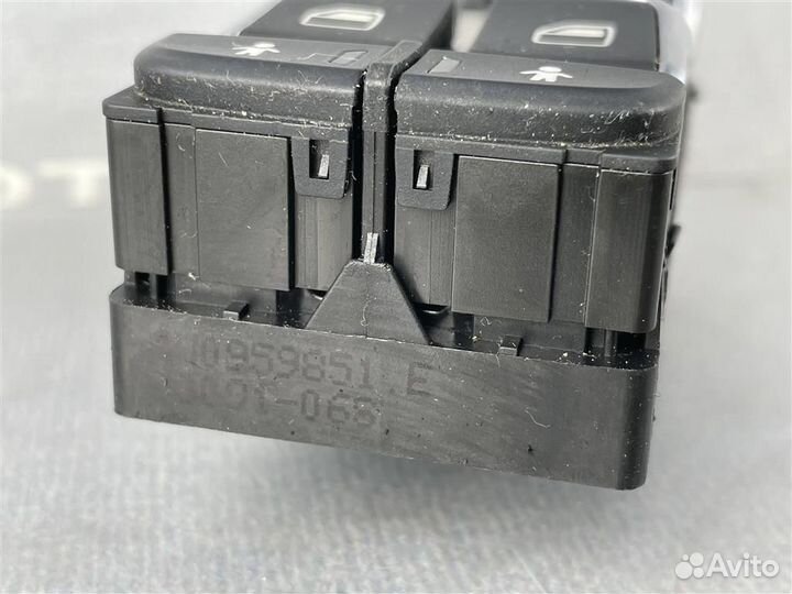 Выключатель стеклоподъемников Audi A8 (4H) 2010