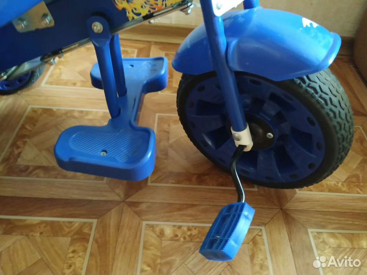 Трехколесный велосипед