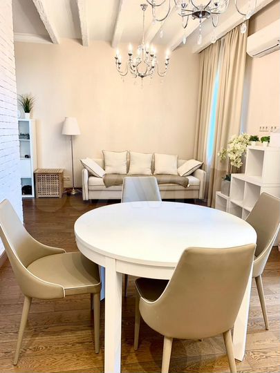 3-к. квартира, 82 м², 2/4 эт.