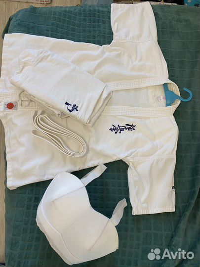 Кимоно Konotori белое для каратэ Киокушинкай