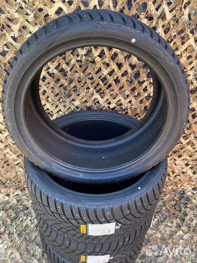 Pirelli Ice Zero 2 255/35 R20 97H