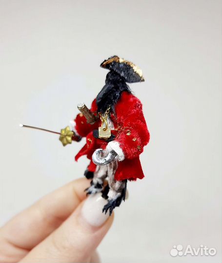 Миниатюрный ворон