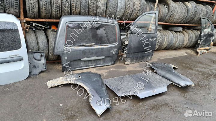 Капот на Ниву надежда. Разборка