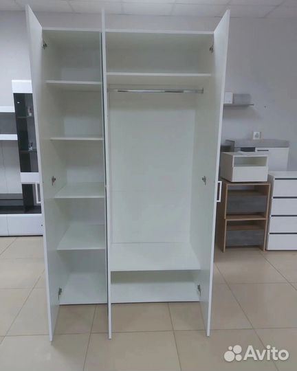 Шкаф белый