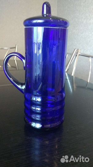 Кувшин со стаканами
