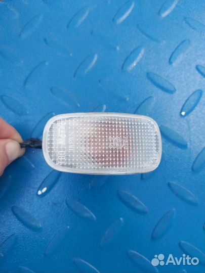 Поворотник Toyota Prius 2 NHW20 (2003 - 2011)