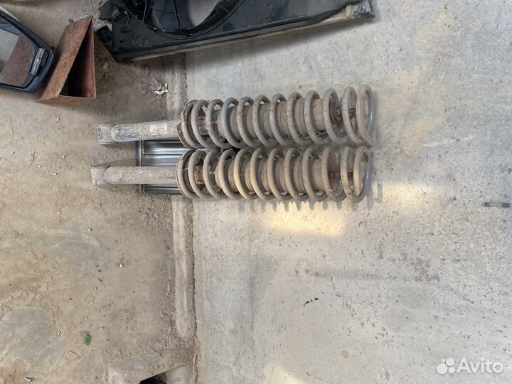 Задние стойки лада гранта лифтбек 17г