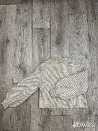 Свитер
