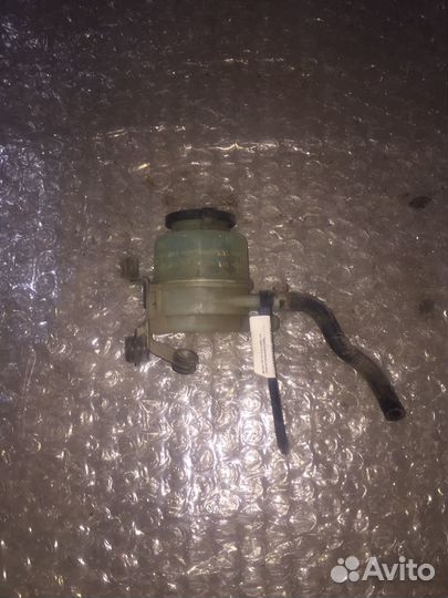 Бачок гидроусилителя Toyota Camry V-40